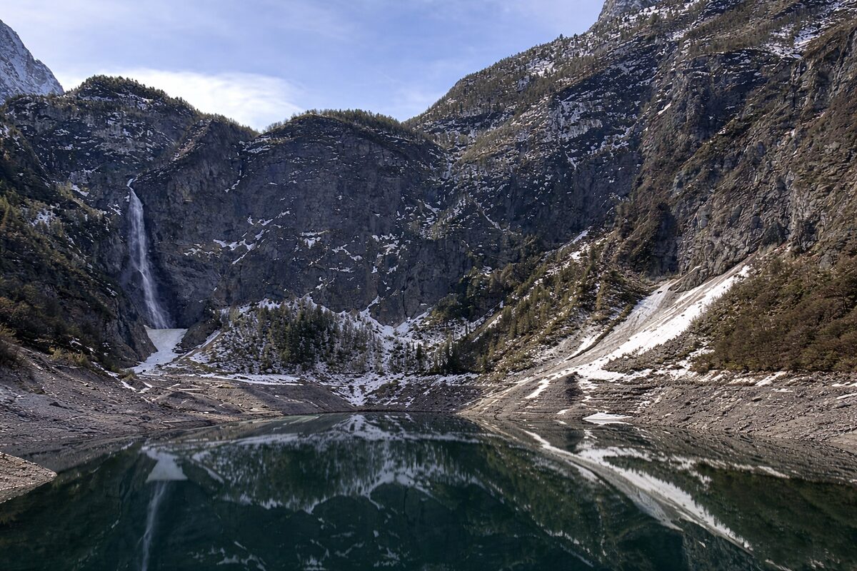 Le lac d'Oô en hiver, Pyrénées Haute-Garonne